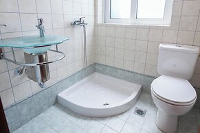 Luxe 3 Bd Penthouse 5 Min from Drosia