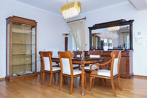 Luxe 3 Bd Penthouse 5 Min from Drosia