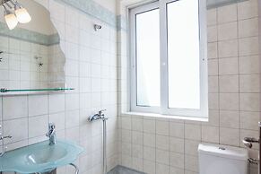 Luxe 3 Bd Penthouse 5 Min from Drosia