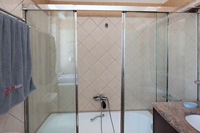 Luxe 3 Bd Penthouse 5 Min from Drosia