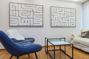 Luxe 3 Bd Penthouse 5 Min from Drosia