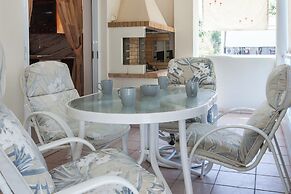 Luxe 3 Bd Penthouse 5 Min from Drosia