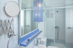 Luxe 3 Bd Penthouse 5 Min from Drosia