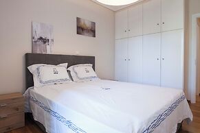 Luxe 3 Bd Penthouse 5 Min from Drosia