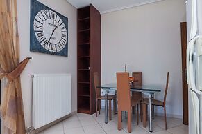 Luxe 3 Bd Penthouse 5 Min from Drosia