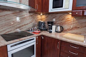 Luxe 3 Bd Penthouse 5 Min from Drosia