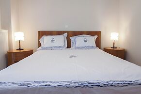 Luxe 3 Bd Penthouse 5 Min from Drosia