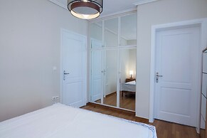 Luxe 3 Bd Penthouse 5 Min from Drosia