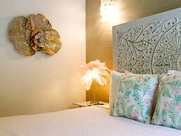 Flamingo Suite 1BR 1BA Apt w Pool Parking