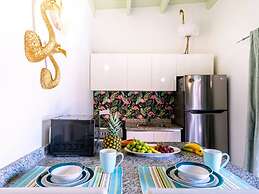 Flamingo Suite 1BR 1BA Apt w Pool Parking