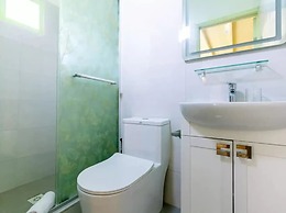 Flamingo Suite 1BR 1BA Apt w Pool Parking