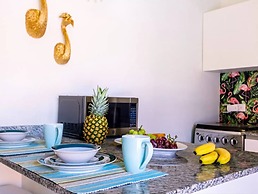 Flamingo Suite 1BR 1BA Apt w Pool Parking