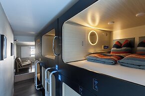 Mue Cubes - Capsule Hotel