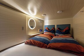 Mue Cubes - Capsule Hotel