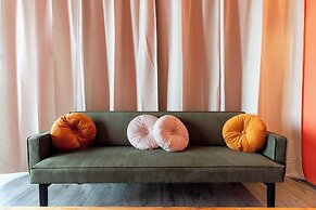 Mue Cubes - Capsule Hotel