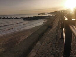 Ocean View Luxury top Floor Harbourside Apartment