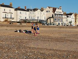 Ocean View Luxury top Floor Harbourside Apartment