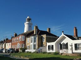 Ocean View Luxury top Floor Harbourside Apartment