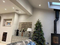 Luxury Central Hale Living