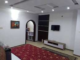 House - Sleeps 6 & Free Parking