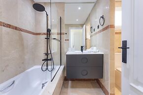 2 Bedroom, 2 Bathroom Penthouse Apartment