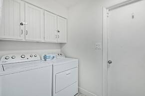 Palm Tree Paradise Heated spa Pool Firepit