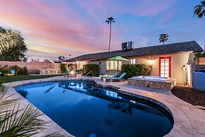 Palm Tree Paradise Heated spa Pool Firepit