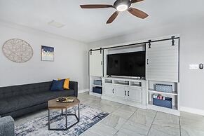 Palm Tree Paradise Heated spa Pool Firepit