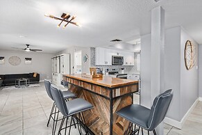 Palm Tree Paradise Heated spa Pool Firepit