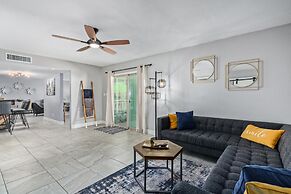 Palm Tree Paradise Heated spa Pool Firepit