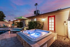 Palm Tree Paradise Heated spa Pool Firepit