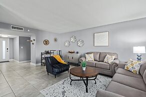 Palm Tree Paradise Heated spa Pool Firepit