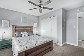 Palm Tree Paradise Heated spa Pool Firepit