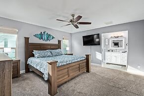 Palm Tree Paradise Heated spa Pool Firepit