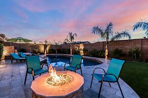 Palm Tree Paradise Heated spa Pool Firepit