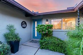 Palm Tree Paradise Heated spa Pool Firepit