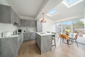 Elegant 3Bedroom Retreat