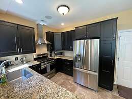 Relaxing Ranch With 1 King and 2 Queens Fast Wifi