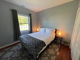 Relaxing Ranch With 1 King and 2 Queens Fast Wifi