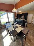 Relaxing Ranch With 1 King and 2 Queens Fast Wifi