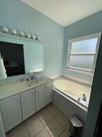 Relaxing Ranch With 1 King and 2 Queens Fast Wifi