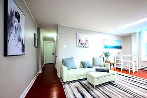 Redwood Loft at Park Place King bed Walk in Closet Fast Wifi and Free 