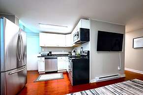 Redwood Loft at Park Place King bed Walk in Closet Fast Wifi and Free 