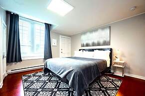 Redwood Loft at Park Place King bed Walk in Closet Fast Wifi and Free 