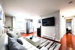 Redwood Loft at Park Place King bed Walk in Closet Fast Wifi and Free 