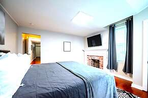 Redwood Loft at Park Place King bed Walk in Closet Fast Wifi and Free 