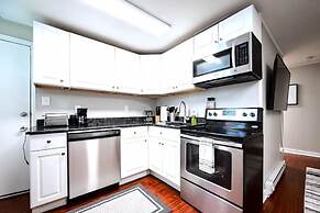 Redwood Loft at Park Place King bed Walk in Closet Fast Wifi and Free 