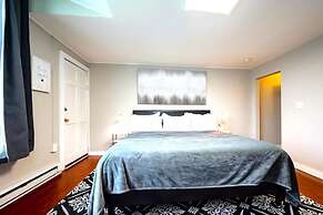 Redwood Loft at Park Place King bed Walk in Closet Fast Wifi and Free 