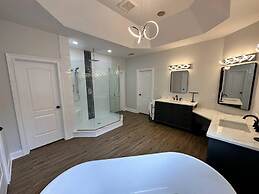 Pike Creek Palace 6 Bedrooms With 5 King Beds