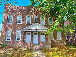 Cozy Walk up King Bed Fast Wifi